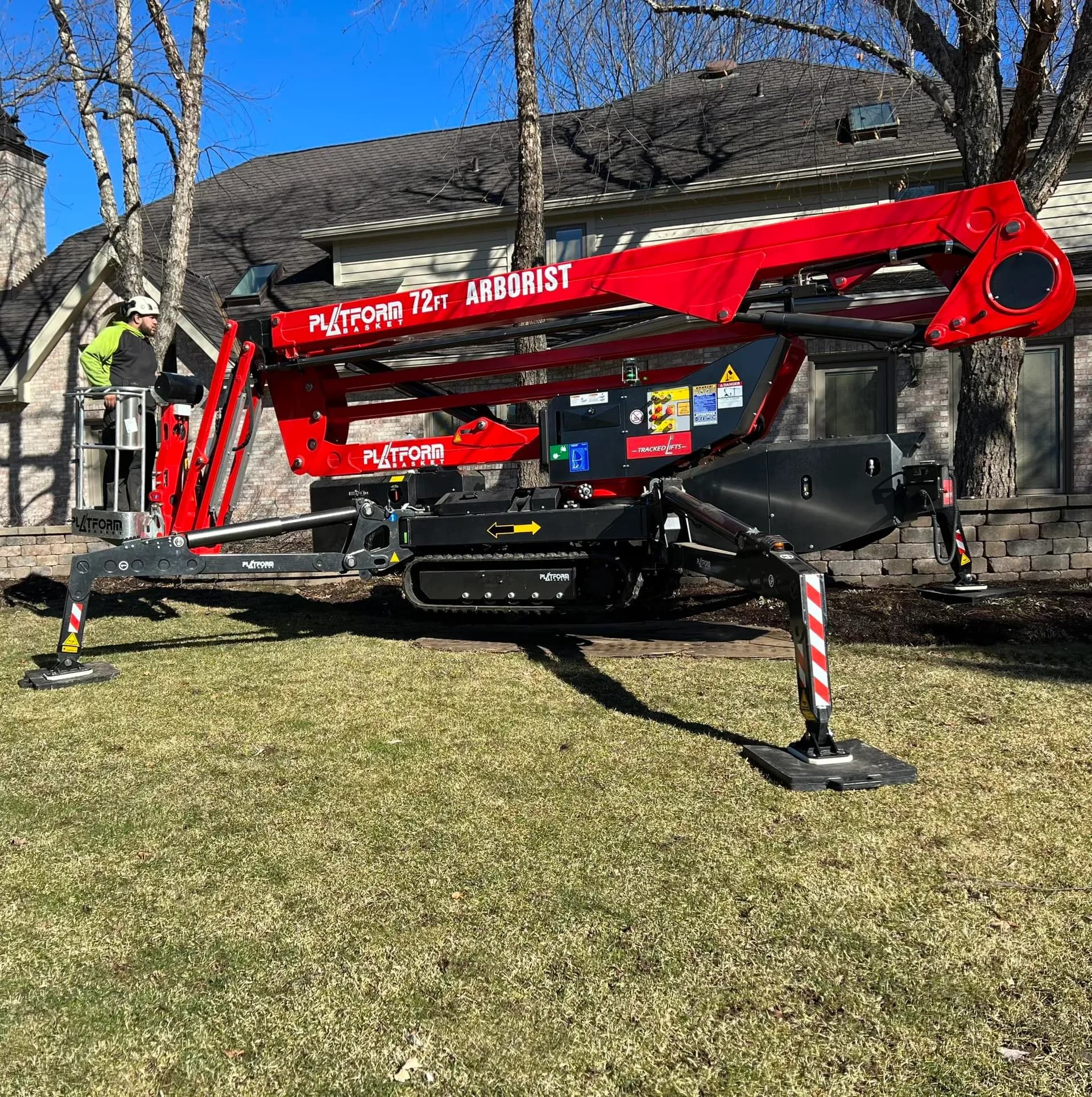 Spider lift equipment